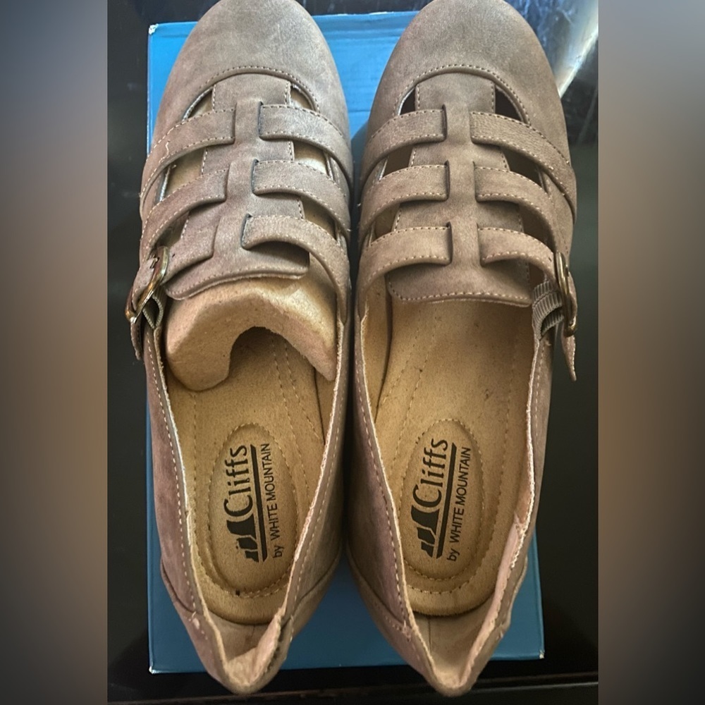 Cliffs Shoes - Picture 2 of 4
